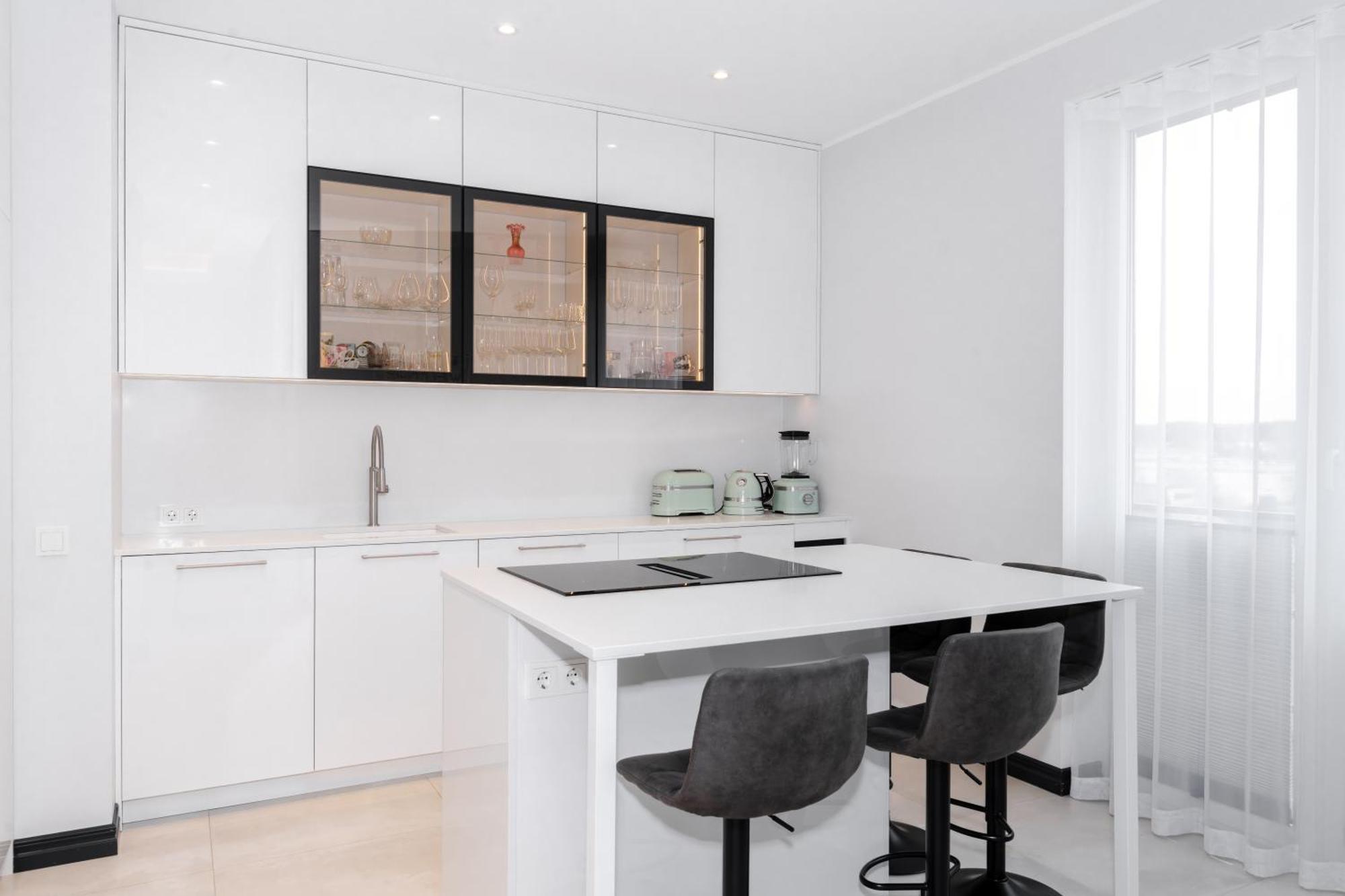 Modern In The Heart Of Uus-veerenni *